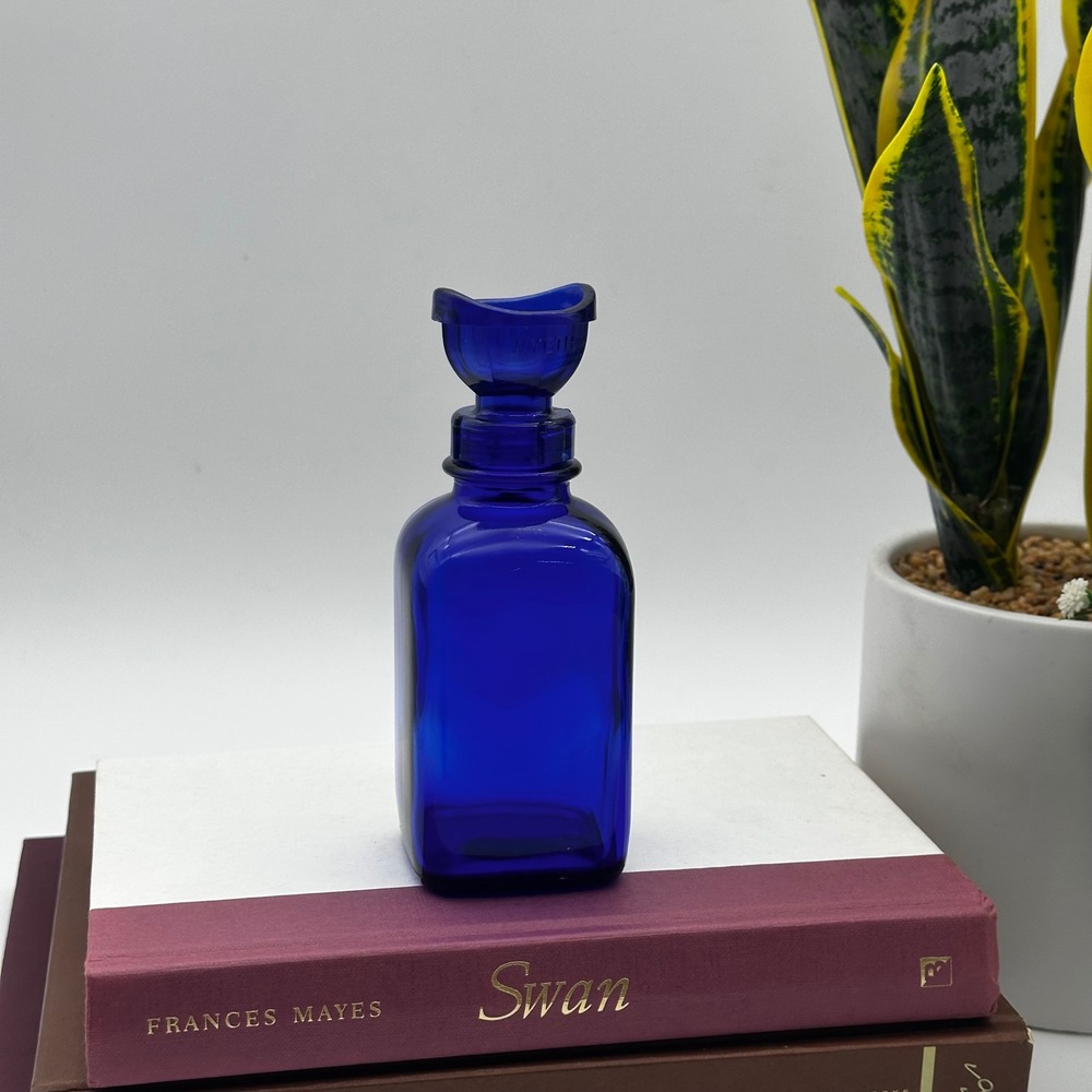 Cobalt Blue Glass 8oz Wyeth Collyrium Eye Wash Bottle Plastic Cap Marked #2